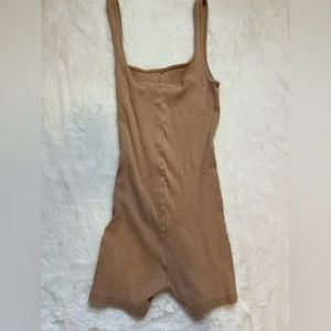 Brown Zara romper size Small, fits more like medium.